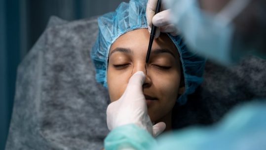 Paciente de rinoplastia ultrasónica, en su caso mejor que la tradicional