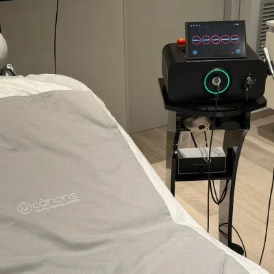 equipo-ilaserplus-canons-clinics Equipo I-LASER 1470 PLUS de Cànons Clinics con el que realizan diversos tratamientos estéticos basados en tecnología láser